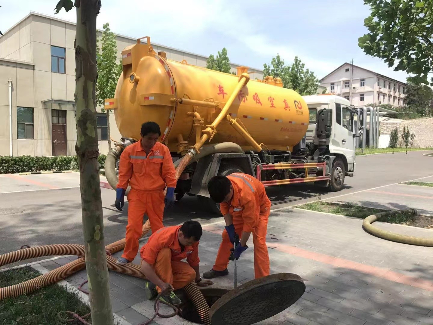 桥东化粪池清理与5-8吨吸粪车施工效率分析